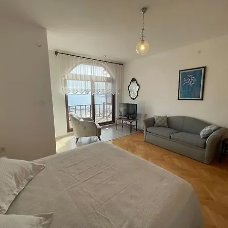 Dublex House With Castle, Sea & View 150 M2